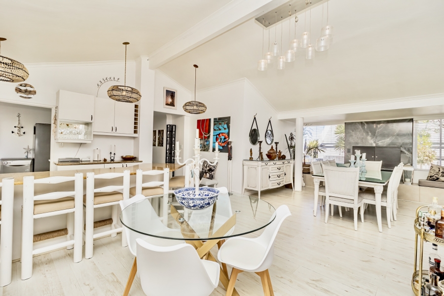 4 Bedroom Property for Sale in Grotto Bay Western Cape
